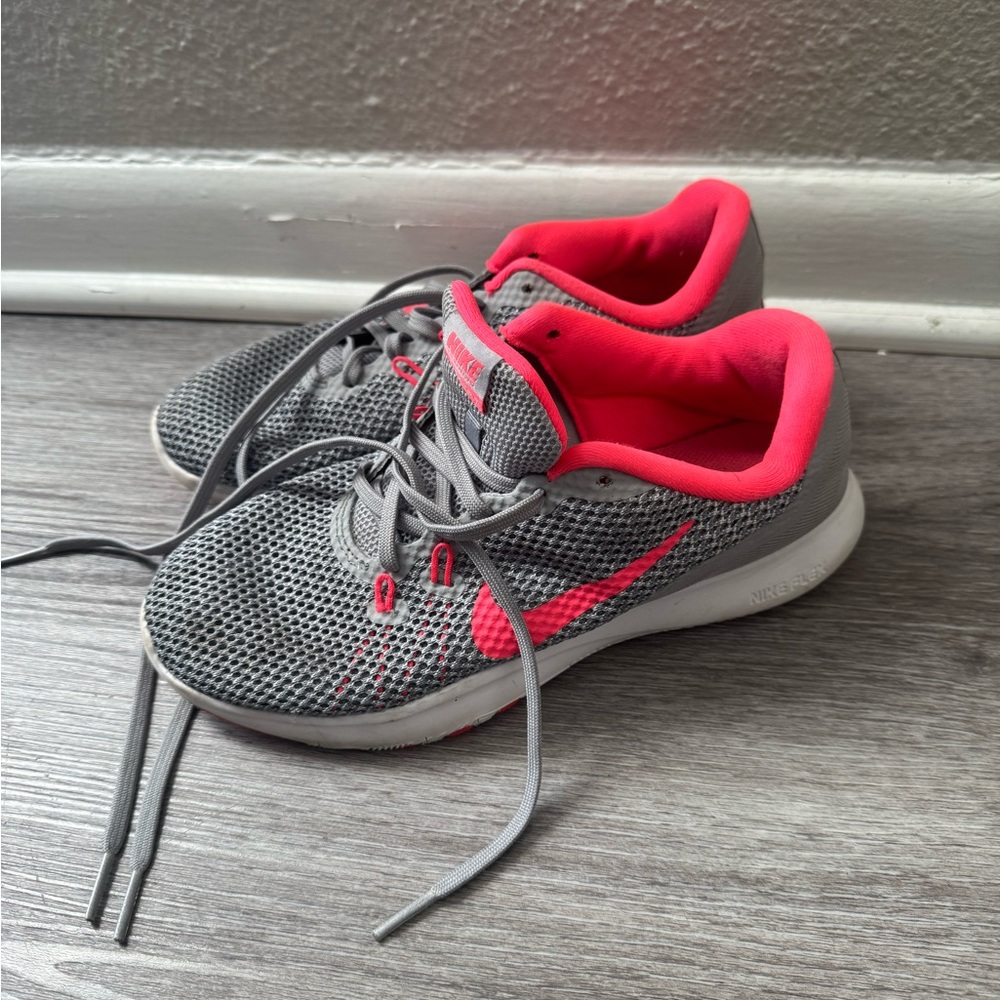 Nike shoes for women’s Size 7.
